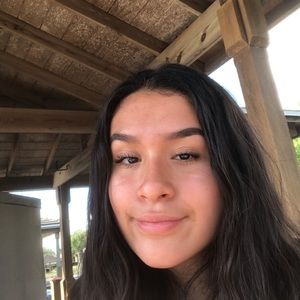 Meet your Posher, Alejandra